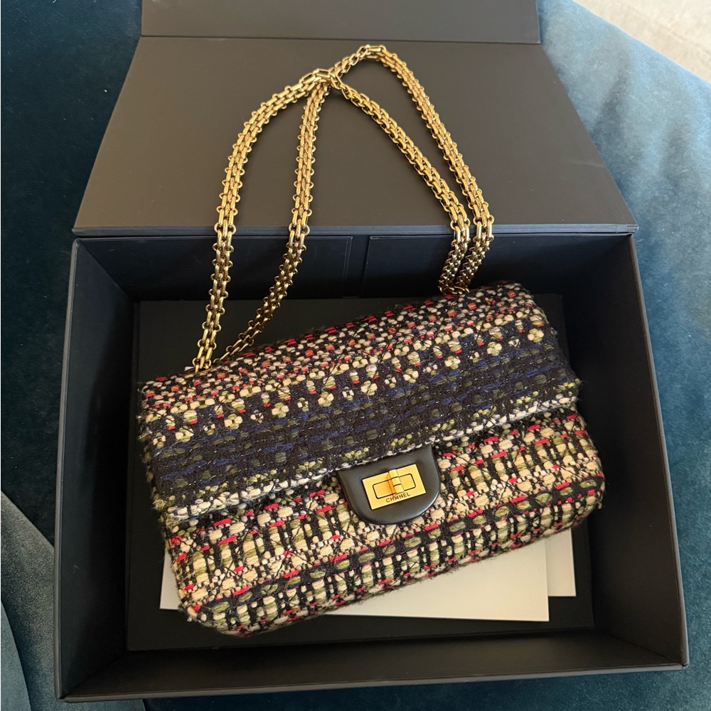 CHANEL TWEED 2.55 REISSUE w/ BIJOUX CHAIN